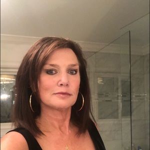 Meet your Posher, Angie